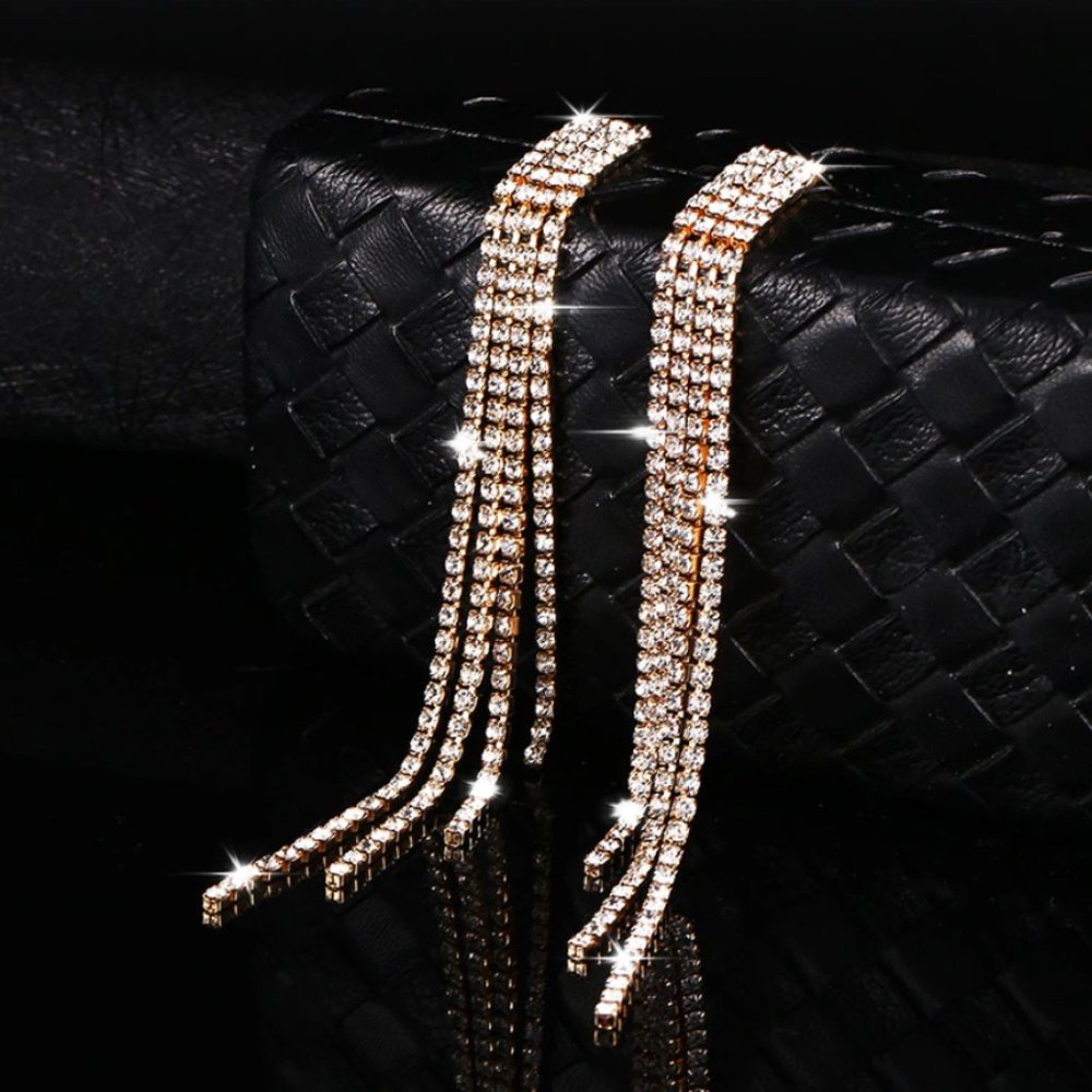 NWT Luxury Long Tassle Diamond Bling Earrings⭐️⭐️⭐️⭐️⭐️ 5 STAR Rating